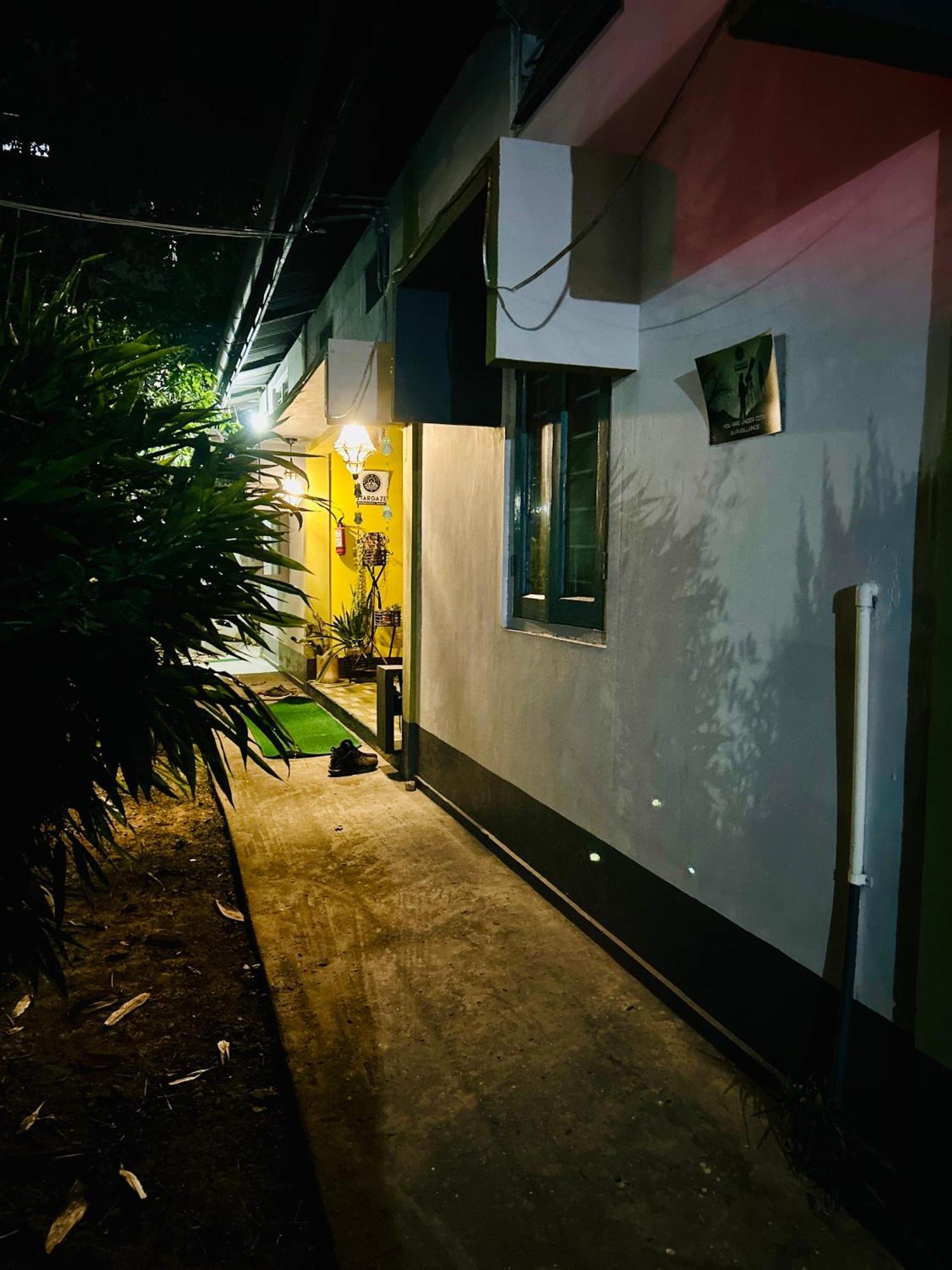Stargaze Backpackers Hostel グワーハーティー エクステリア 写真
