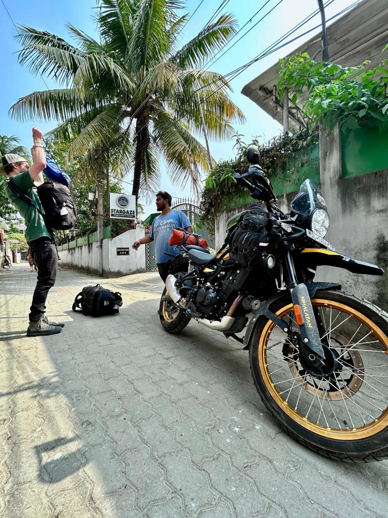 Stargaze Backpackers Hostel グワーハーティー エクステリア 写真