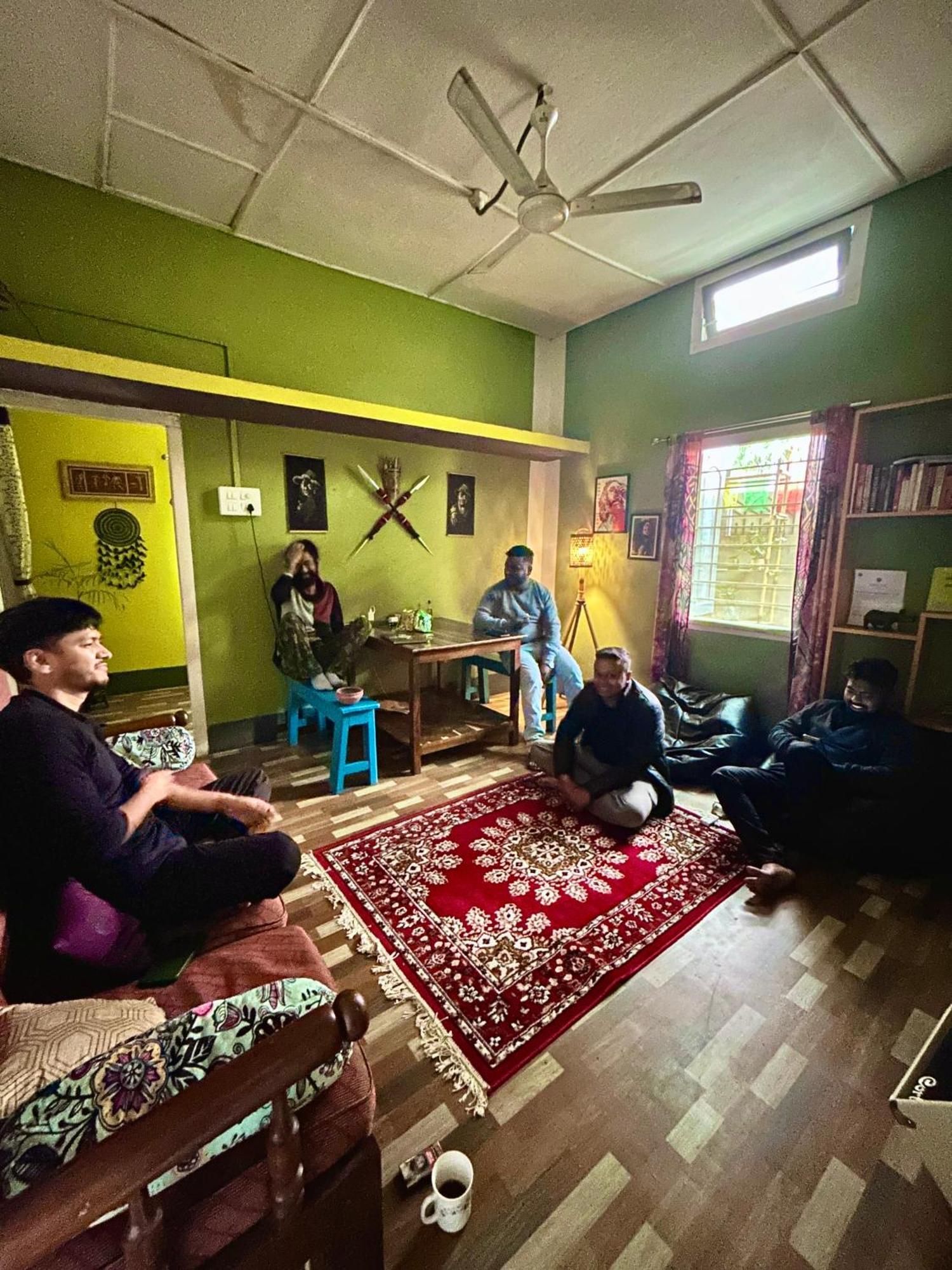 Stargaze Backpackers Hostel グワーハーティー エクステリア 写真